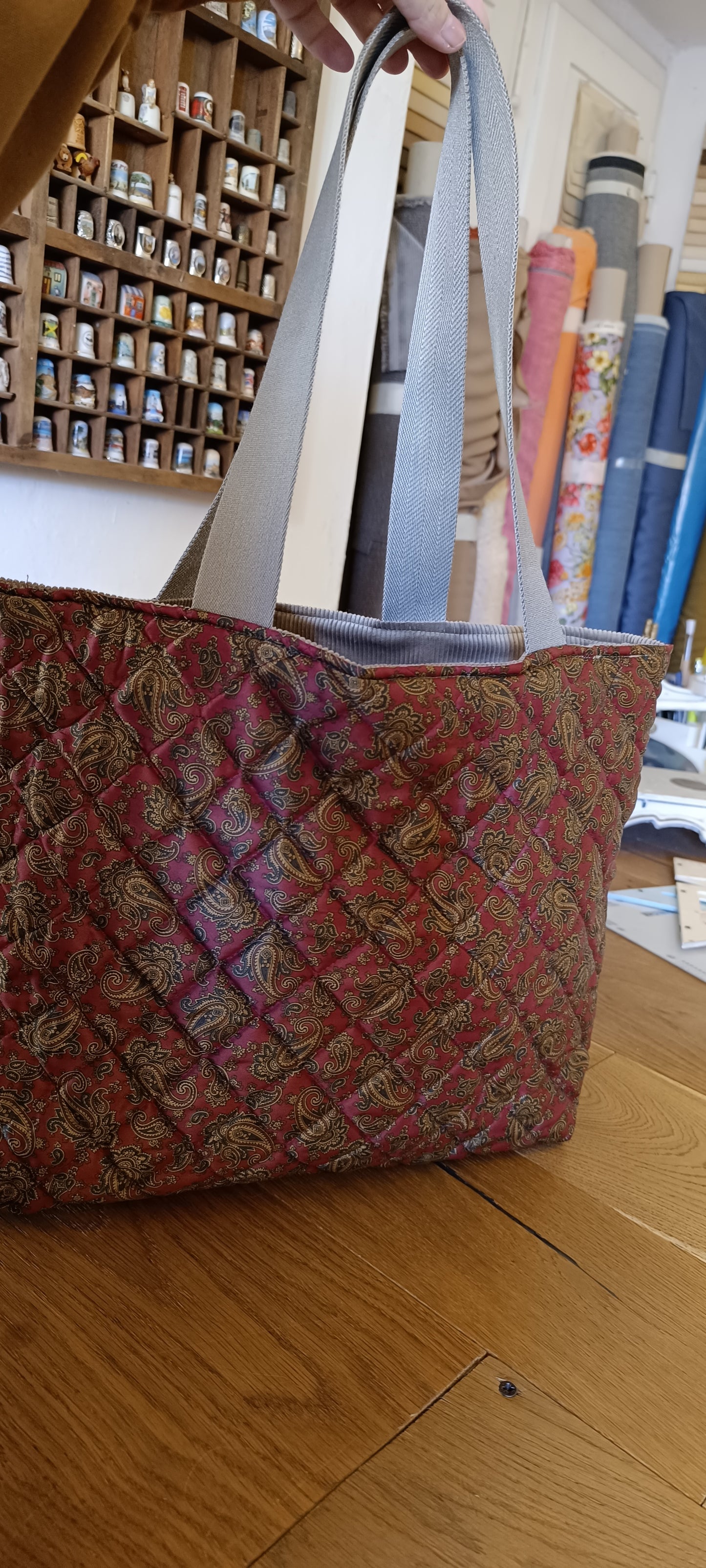 Shopperona in velluto beige