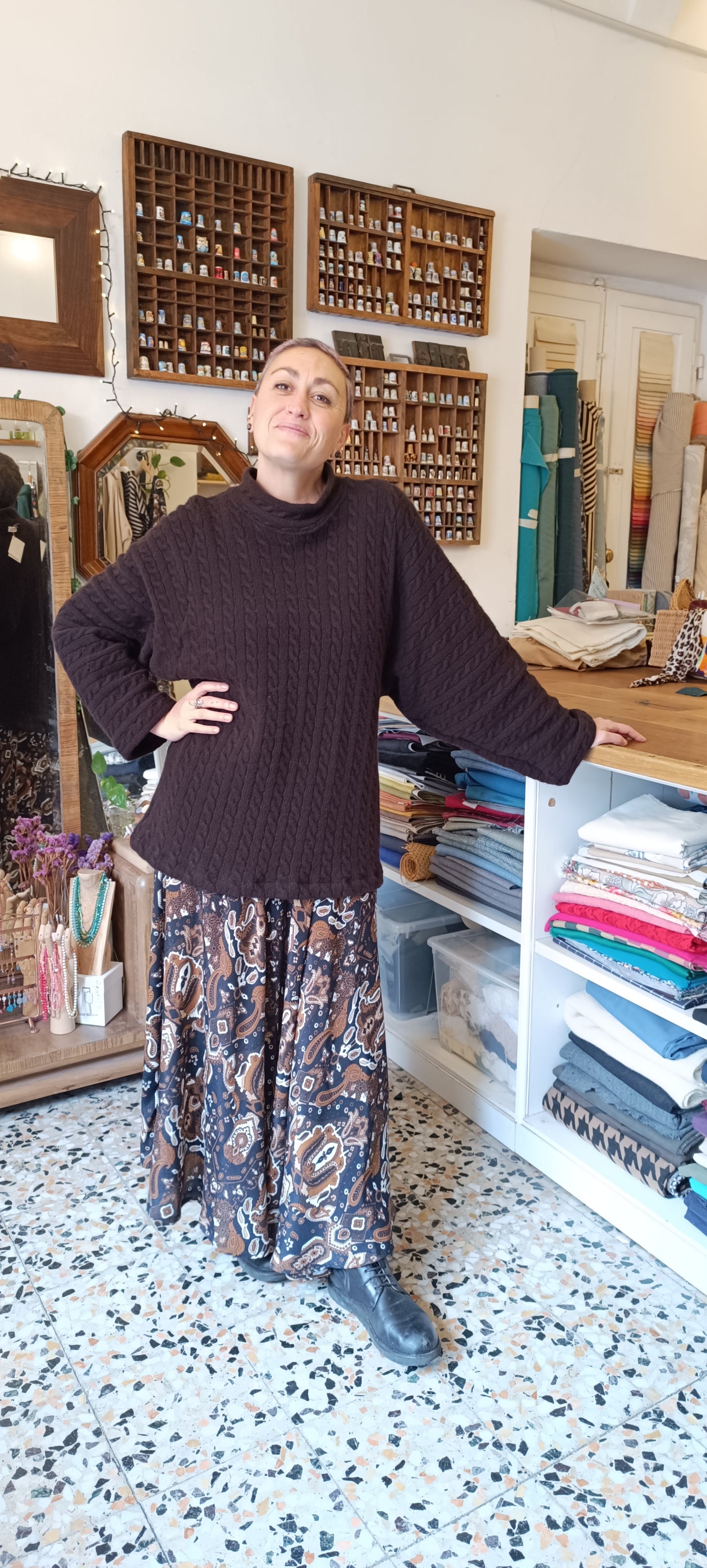 Maglioncino marrone trecce