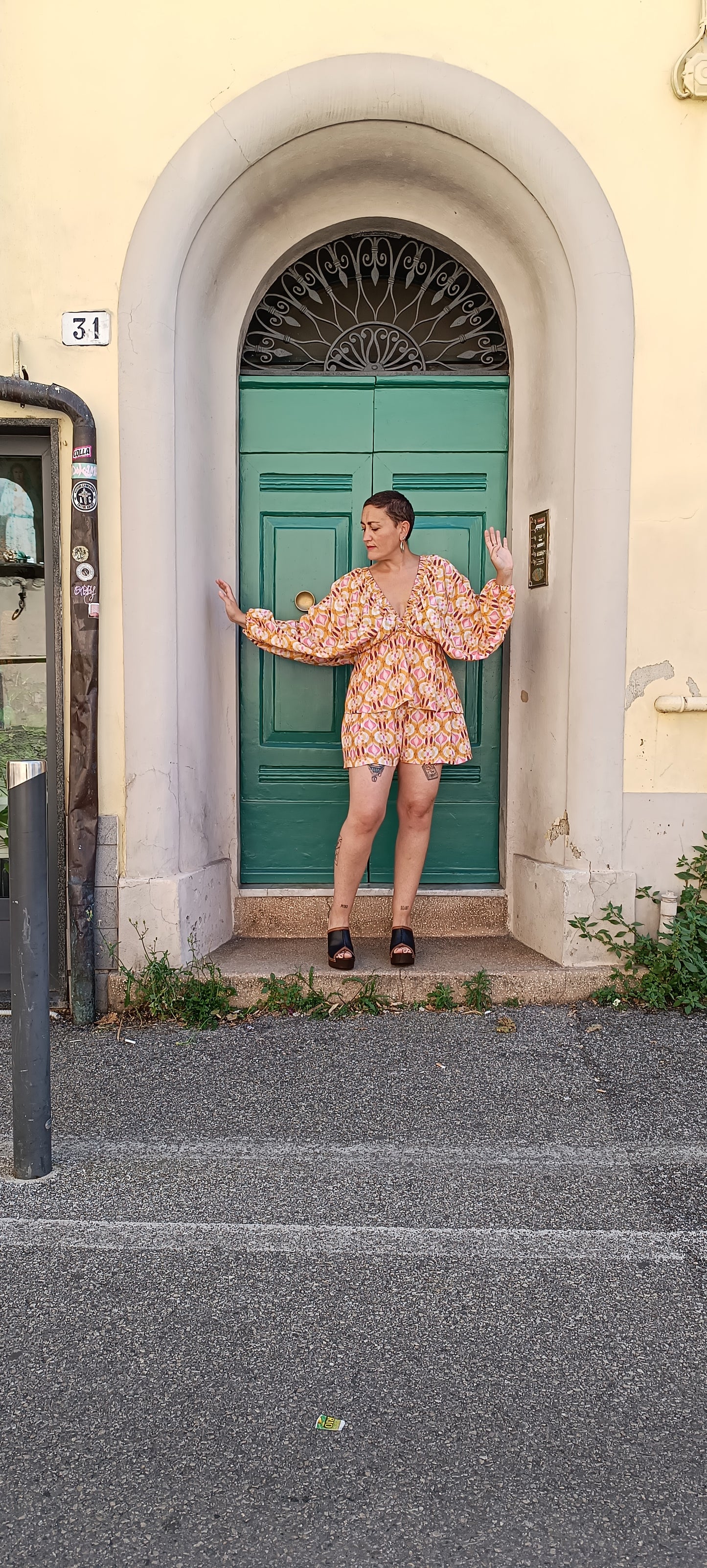 Short giallo