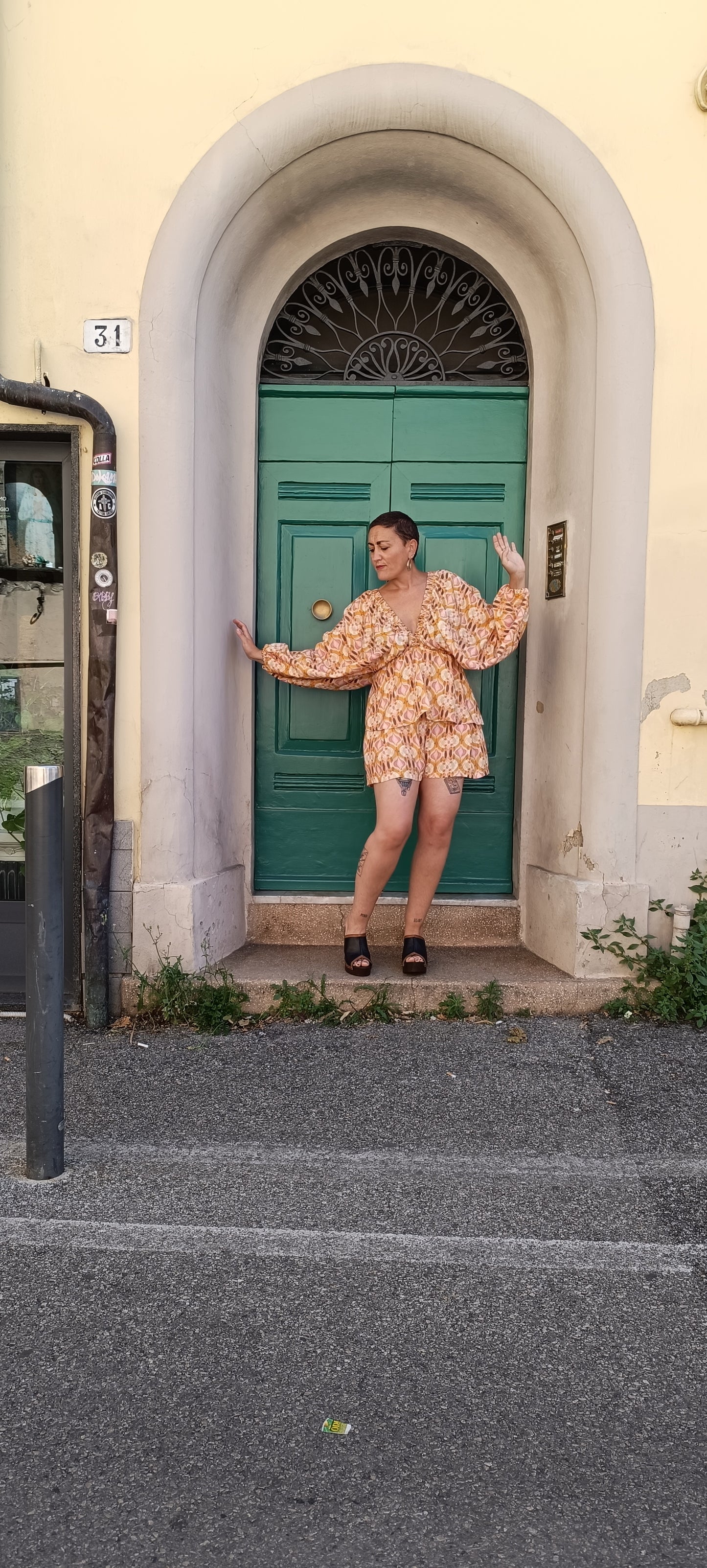 Short giallo