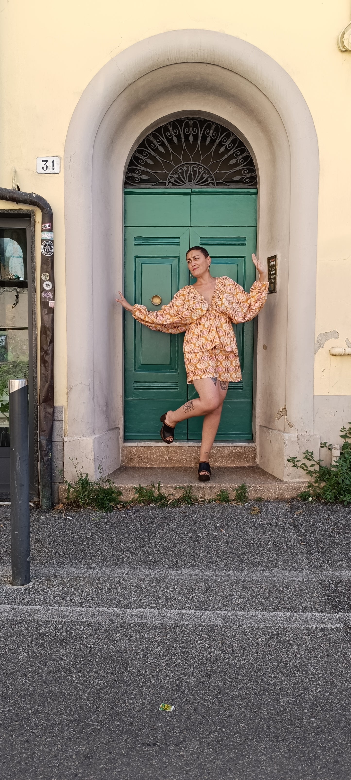Short giallo