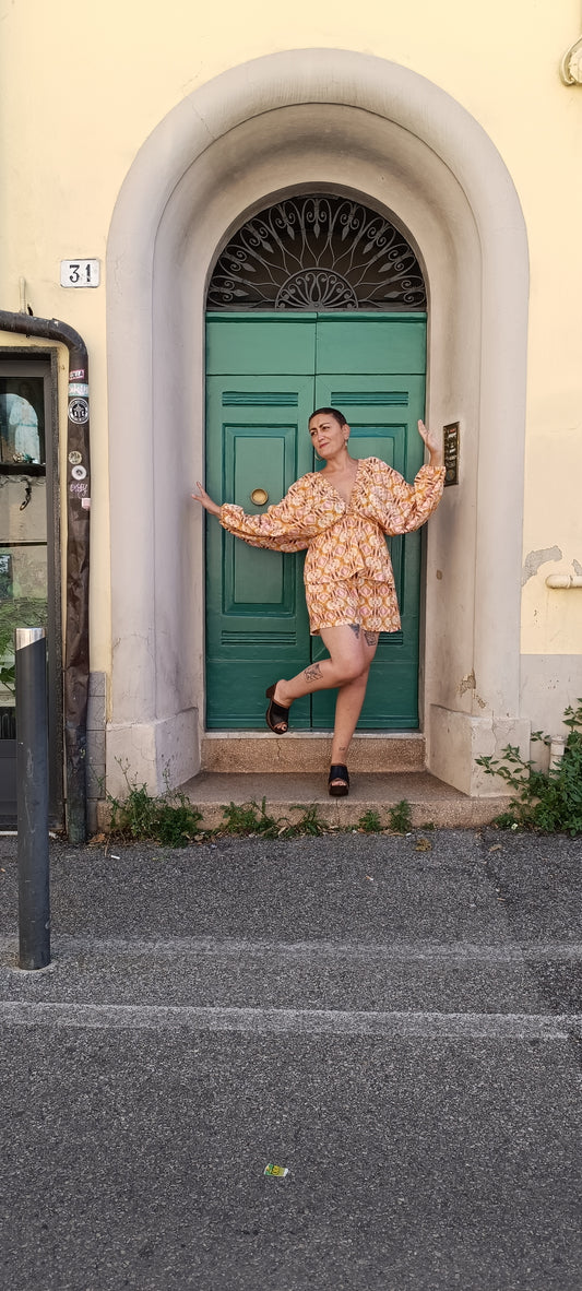 Short giallo