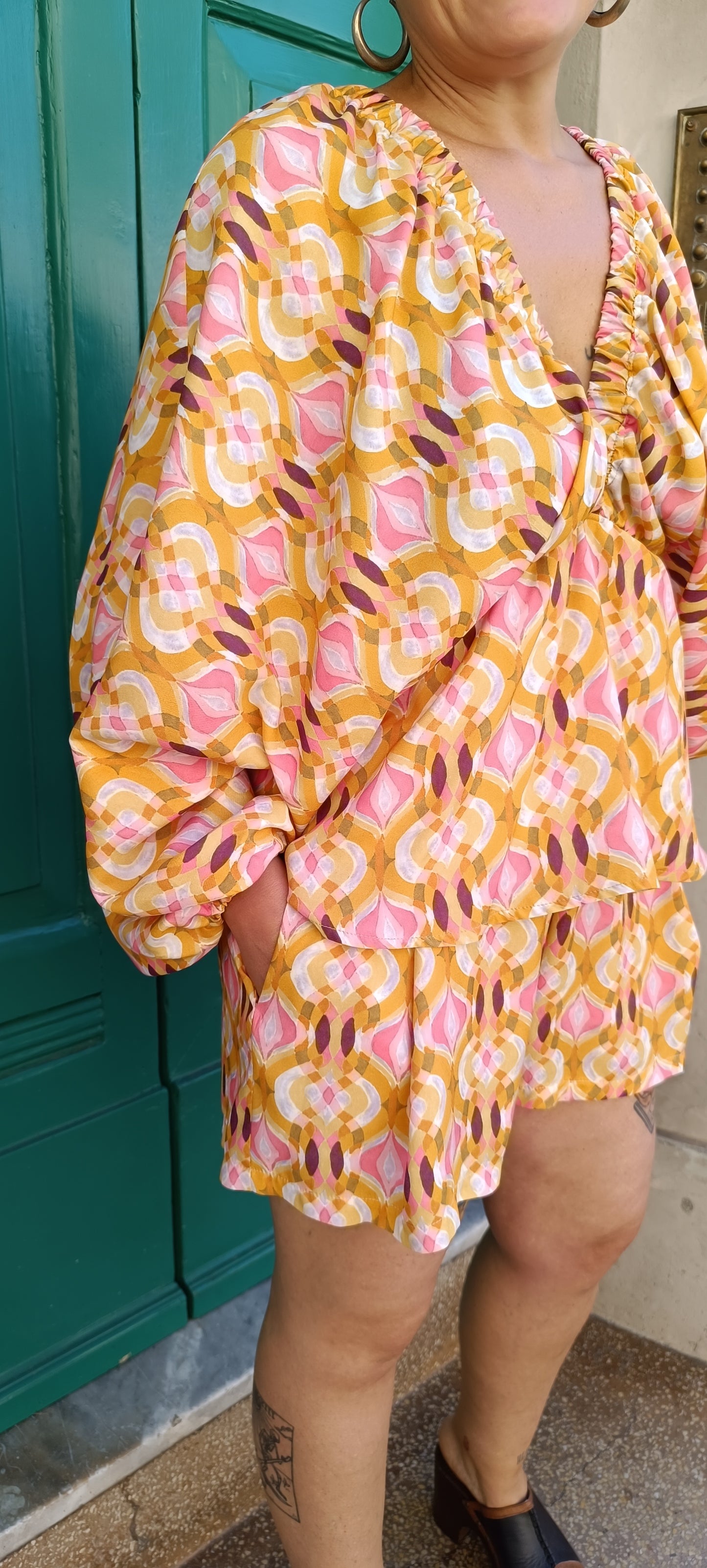 Short giallo
