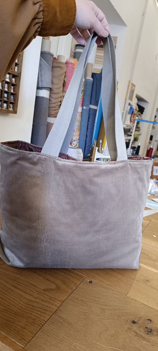 Shopperona in velluto beige
