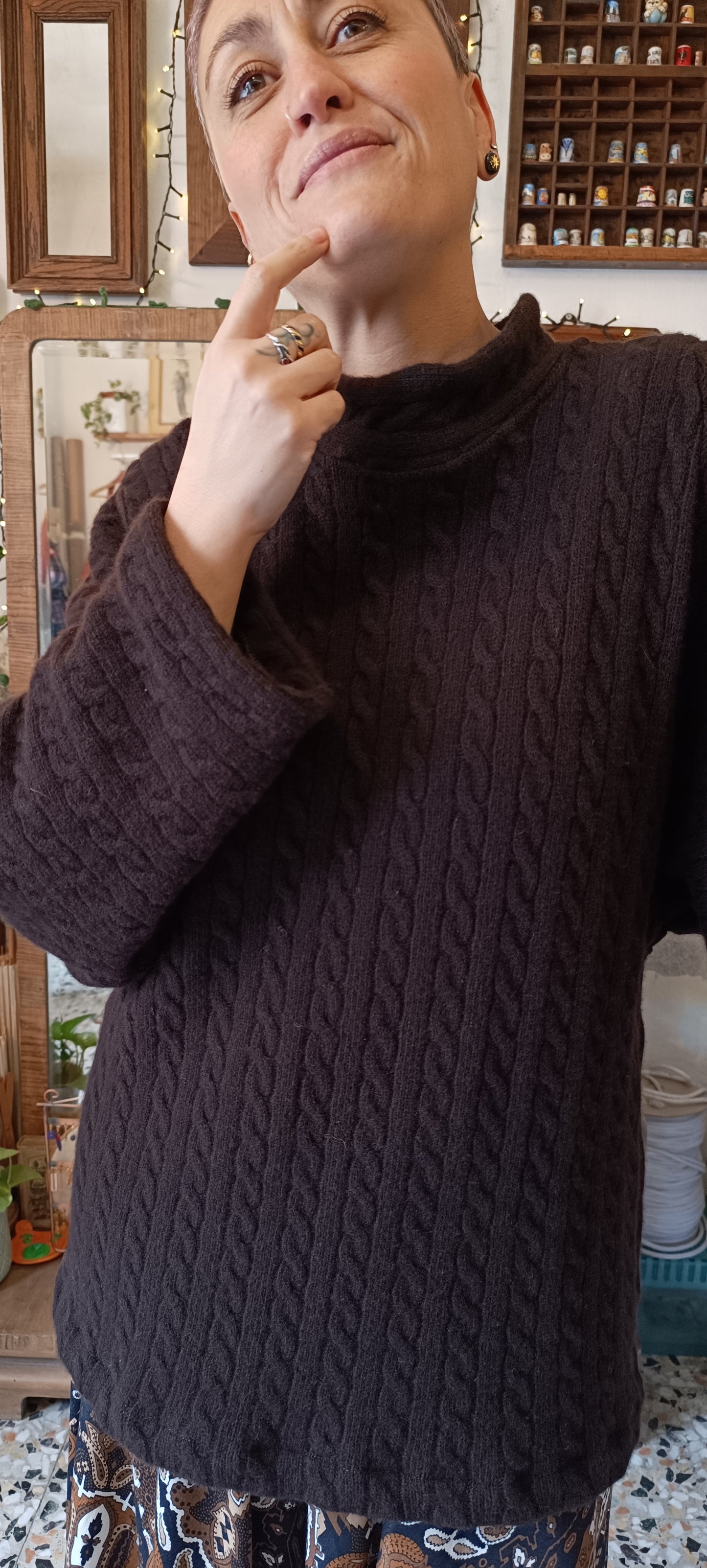 Maglioncino marrone trecce