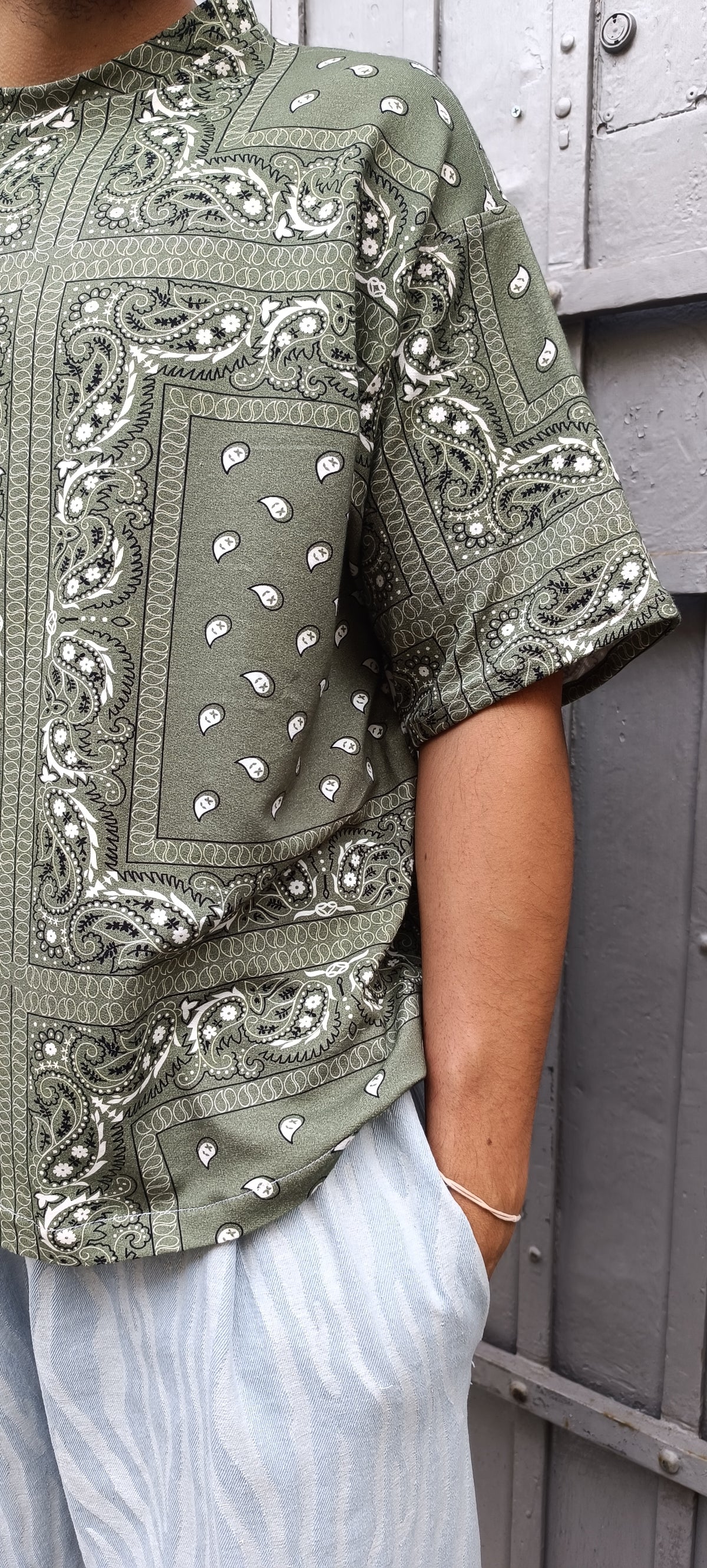 T-shirt over Bandana