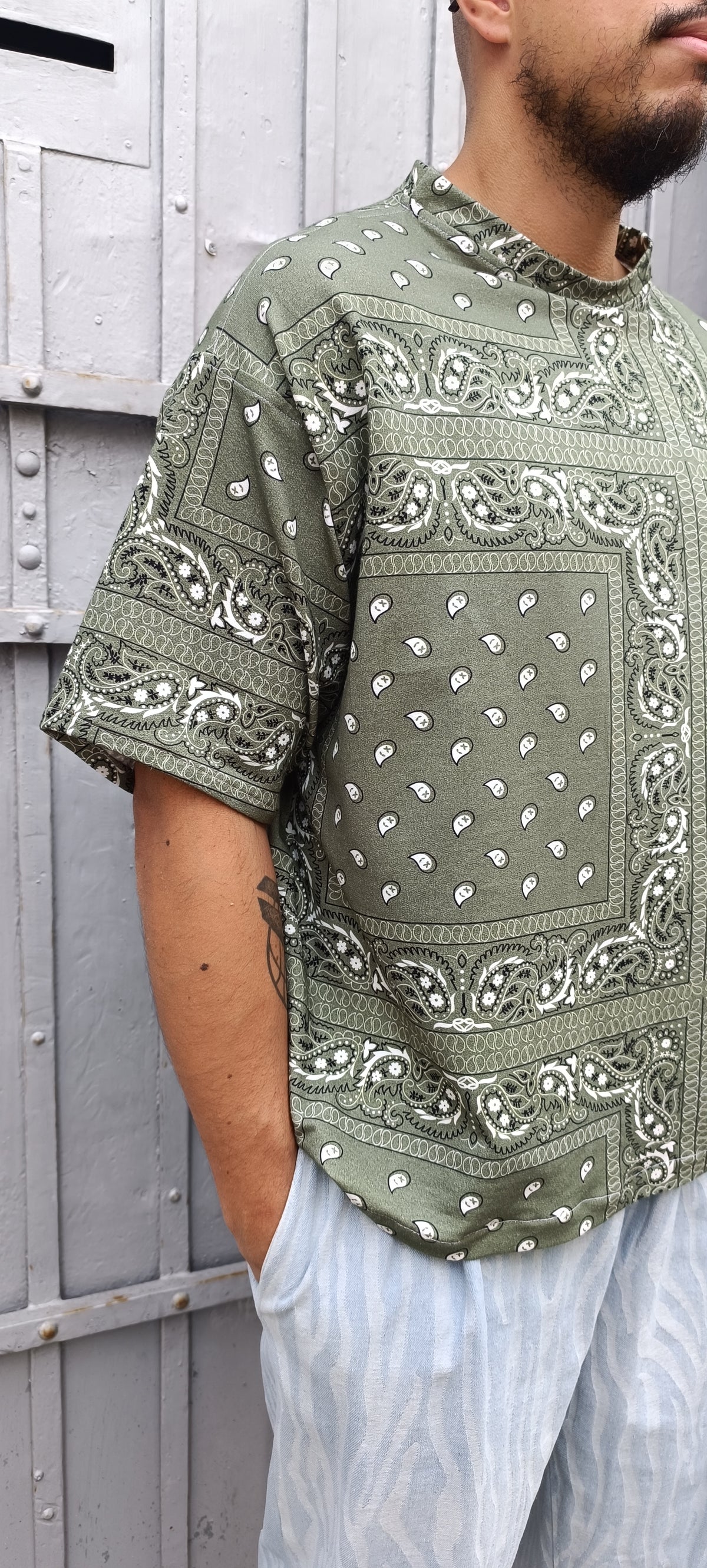 T-shirt over Bandana