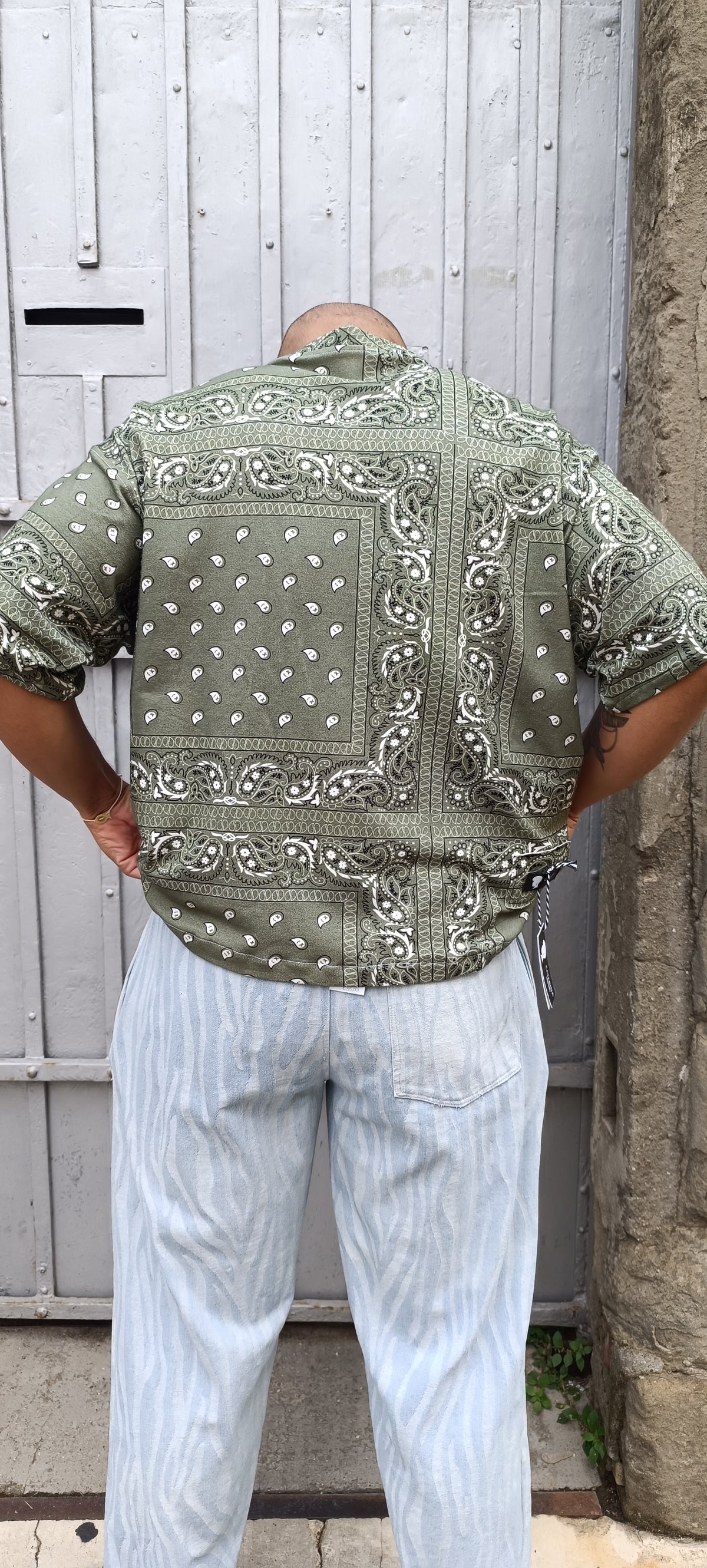 T-shirt over Bandana